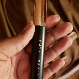 Rihanna Fenty's mascara